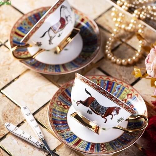 European Royal Bone China Afternoon Tea Cup Golden Vintage Coffee Cup with Saucer Creative Luxury Vaso Cafe Tableware AF50BD