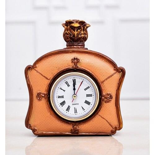 European Table Clock Home Decor Living Room Fashion Desk Clock Table Watch Ornaments Bar Cafe Water Bottle Clocks Resin Crafts