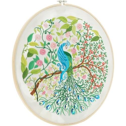 2020DIY fabric three-dimensional ribbon embroidery with su embroidery hanging on it, Chinese style peacock spreading its tail