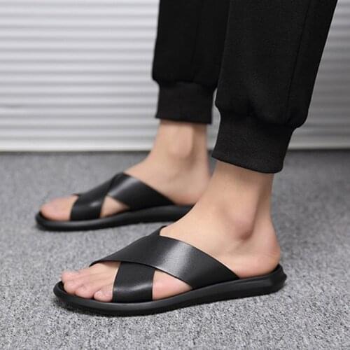 2020 Summer Beach Slippers Men Shoes Black Flat Leather Summer Shoes Holiday Male Footwear Non-slip Brand Man Slippers N038