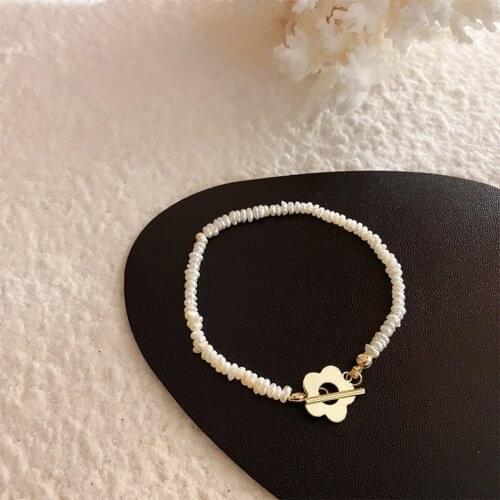Natural Pearl Choker Small Flower Bracelet Alloy Plated With Real Gold Light Luxury Temperament Clavicle Chain