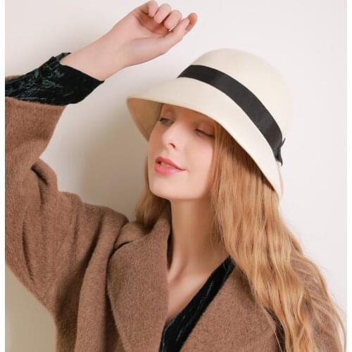 Lady Wool Fedoras Hat New Winter Fragrant Woolen Cap Black and White Contracted Wind Leisure Wool Hats Foldable Hat B-8871