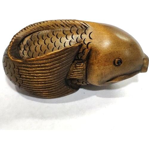 Y6770 - 2 " Hand Carved Boxwood Netsuke Pendant Bead: Pretty Fish