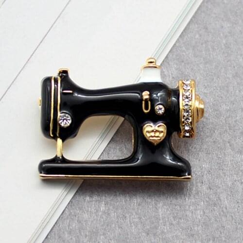 Thimble Needle Thread Seamstress Black Sewing Machine Brooch Women Pin Brooches Enamel Pins Denim Pin Badge Gift Jewelry