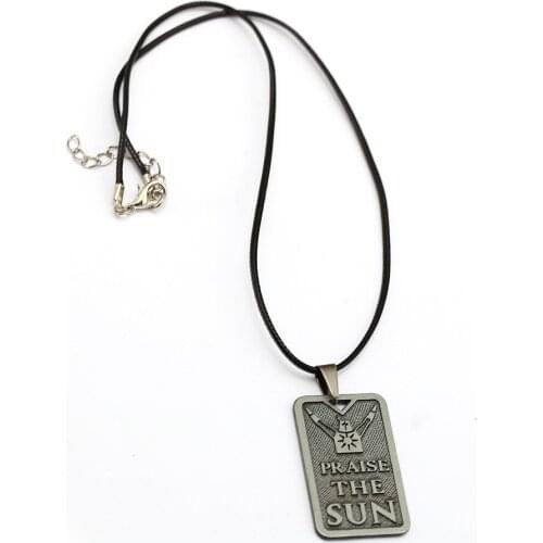 Hot Game Dark Souls 3 Geometric Necklace Solaire of Astora Women Praise The Sun Tag Pendants Leather Chain Choker Accessory
