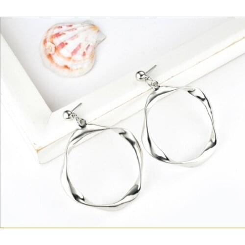 Fashion new earrings personality twisted big circle earrings ladies earrings girls Valentines Day gift