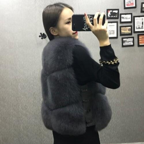Faux Fox Fur Jacket Women Vest Cropped Coats Two Buttons Furry Pink Winter 2021 Fashion V-Neck Tops Delle Donne Della Pelliccia