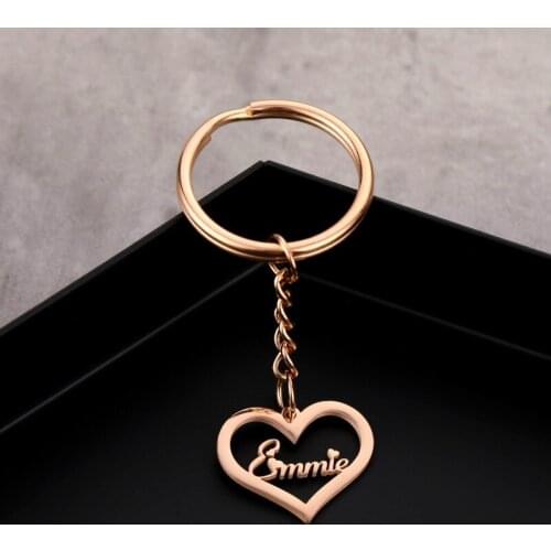 Personalized Custom Sweet Romantic Name Keychains for Couple Women Customized Hollow out Heart Letter Keyring Nameplate Jewelry