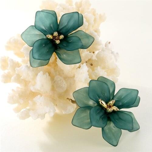 IPARAM 2019 Korean Geometric Flower Stud Earrings for Women New Design Elegant Acrylic Trend Earrings Brinco Fashion Jewelry