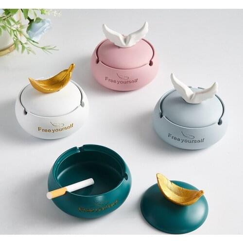 Nordic girl anti fly ash resin ashtray milk tea shop smoking area desktop decorations