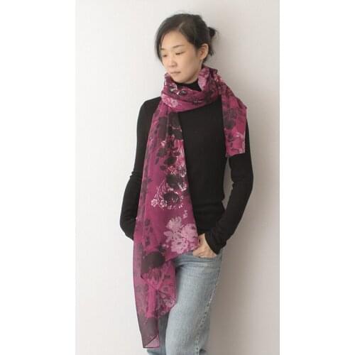 Fashion Design Purple Flowers Print Viscose Shawl Scarf High Quality Neckerchief Autumn Winter Foulards Muslim Hijab Sjaal