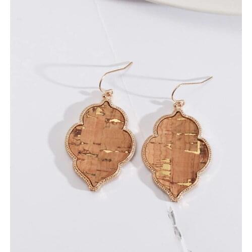 Vintage Wood Grain Leather Hook Earrings for Women Morocco Clover Dangle Earrings Brincos Jewelry Wholesale