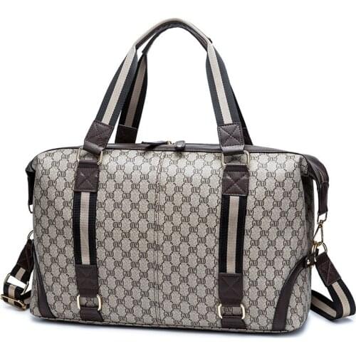 2021 new briefcase mens leisure square mens bag European and American fashion portable one shoulder business computer bag
