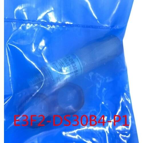 2PCS E3F2-DS30B4-P1 E3F2-DS10B4-P1 Omron New High -Quality Photoelectric Switch Sensor