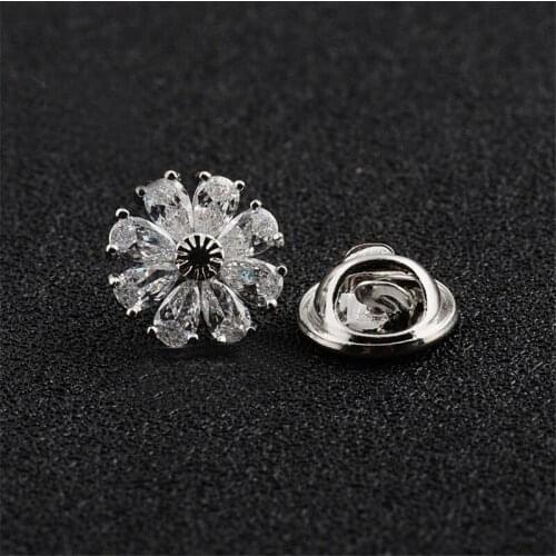 Vintage Delicate Silver Color Zircon Little Flower Brooches Men Women Cardigan Collar Pins Accessories Alloy Brooch Pin Jewelry