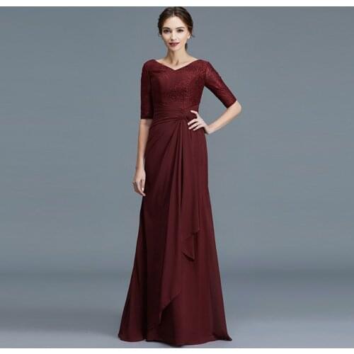 Modern Classic Burgundy Lace Half Sleeves Mother of the Bride Dresses V Neckline Pleating Wedding Party Gowns Full Length