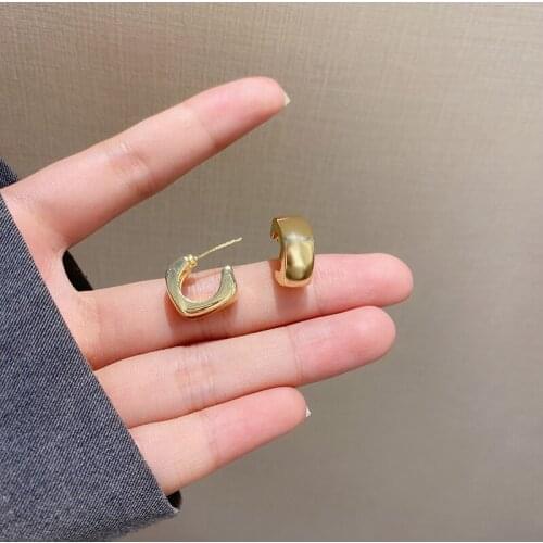 Small Geometric Metal Stud Earrings for Women C-shaped Golden Korean Cute Earrings Wedding Party Fashion Jewelry Wholesale Gift
