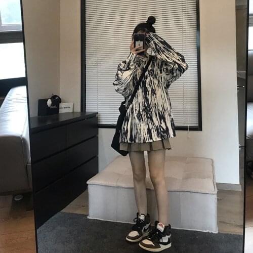 Tie-dye Shirt 2021 New Early Spring Female Design Sense Niche Western Style Casual Loose Top Womens Tops