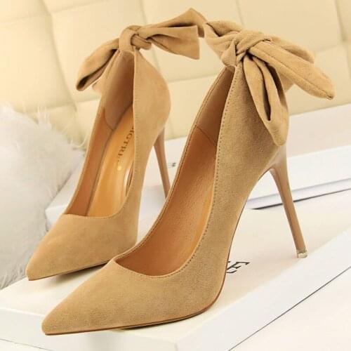YUXIANG Suede Pumps