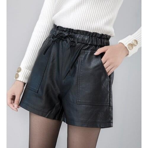 New casual and versatile style in autumn and winter 2020: thin and loose waist PU leather shorts for womens A-line wide leg sho