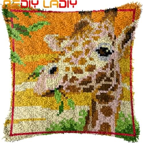 Latch Hook Cushion African Giraffe Pillow Case Printed Color Canvas Acrylic Yarn Latched Hook Pillow Crochet Cushion Cover Kits