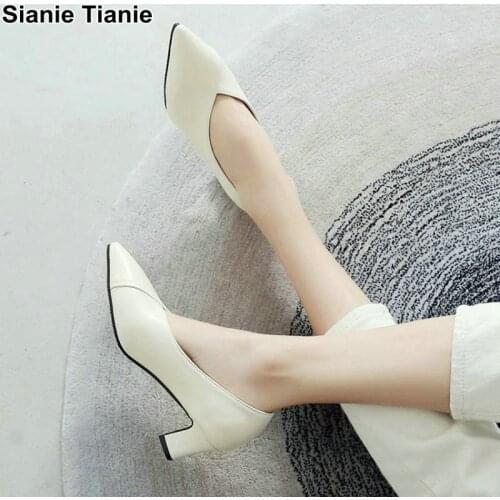 Sianie Tianie 2020 new pu sexy mature woman shoes square high heels women office pumps V cut lady career shoes female footwear