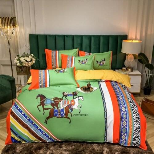 Four-piece set new bedding fashionable quilt cover comforter bedding sets king size bedding set bedding set bed comforters