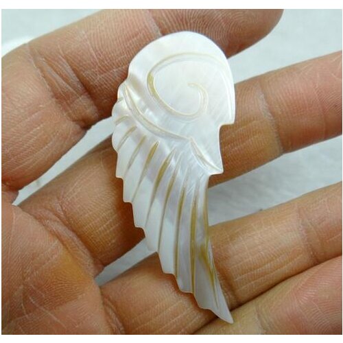 Wholesale Natural Sea SHELL hand-carved Shell Pendant Jewelry making necklace for Women Vintage Jewelry Friendship Gifts F92