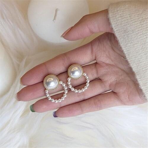 Simple geometric pearl earrings fashion personality girl earrings Delicate restoring ancient ways the circle pearl earrings