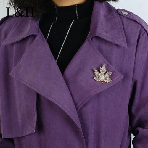 Fashion Vintage Leaf Pattern Collar Brooch Pin Luxury Crystal Imitation pearls Medal Spurs Needle Brooches For Women Jewelry