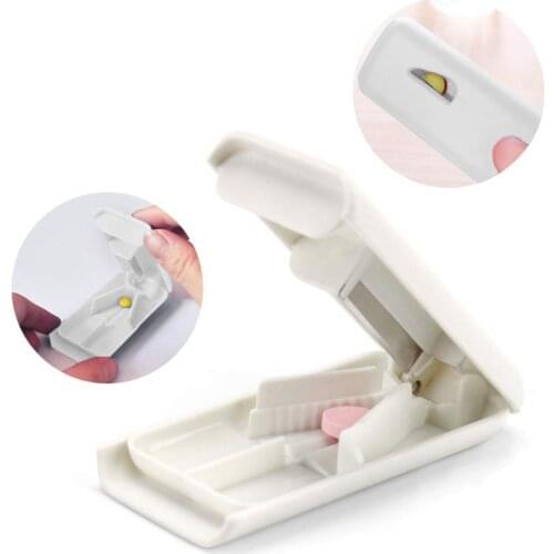 1pcs Portable Folding Medicine Cutting Device White Pill Cutter Case Splitter Home Convenient Storage Drug Cases Dispenser