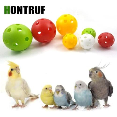 1 Piece 7cm Pet Ball Pet Toy Large and Medium Parrot Foot Toy Hollow Ball Hamster Squirrel Toy Bite Toy Desktop Interactive Toy