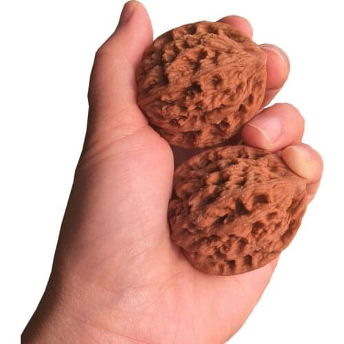 Walnut Yulong lion head hand balls tiger head hand massage stress ball new gifts to elders