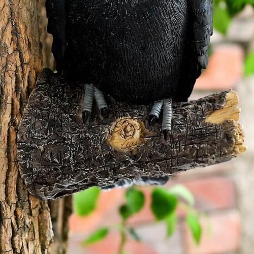 Resin Toucan on Stump Figurine Tree Hugger Statue Model Garden Scene Decor Colorful, Vivid Big Mouth Parrot Design