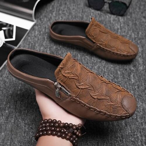 Men Summer Lightweight Breathable Leather Casual Slip-On Loafers Fashionable lazy shoes without heel design