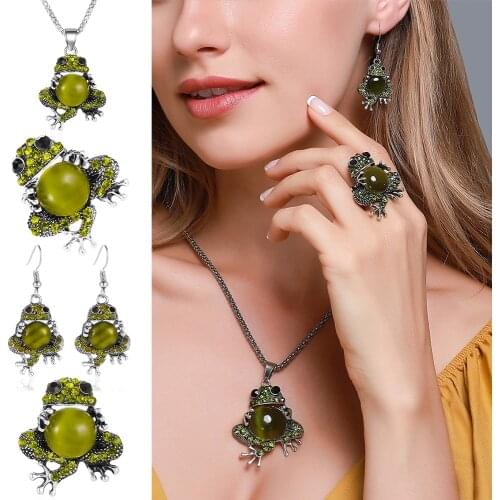 New Opal Frog Jewelry Retro Frog Pendant Necklace Ring Hook Earrings Brooch Antique Silver Plated Jewelry Set Female Gift
