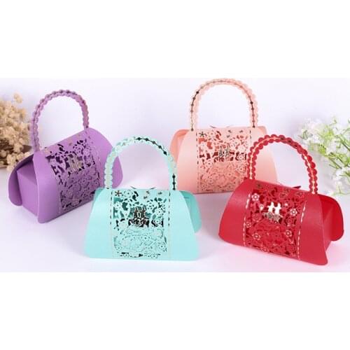 New Creative Wedding Candy Box Hollow Portable Gift Boxes Bag with Handles Romantic Wedding Party Supplies Christmas Favor Box