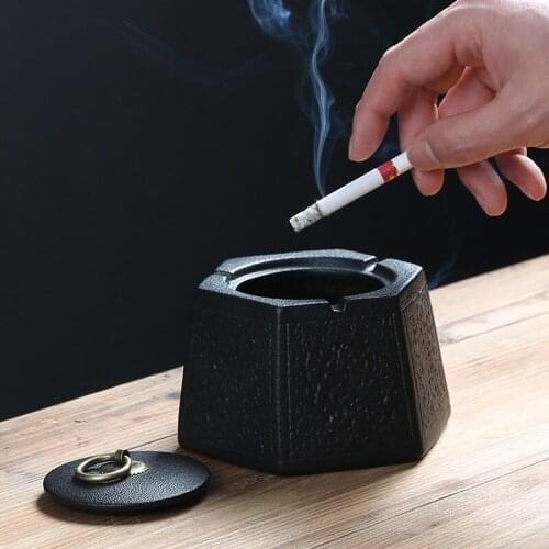 Ceramic Windproof Large Ashtray with Lid Creative Modern Black Pottery Sealed Can Household Storage Tank Gift for Boyfriend
