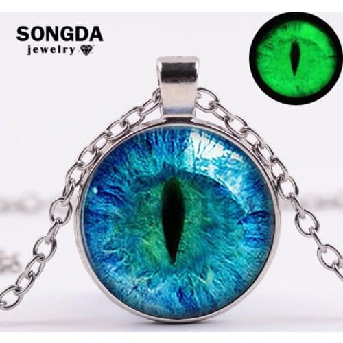 SONGDA 2018 New Blue Cat Dragon Eyes Necklace Glow in the Dark Fluorescent Animal Eye Round Gem Pendant Necklace Halloween Gifts