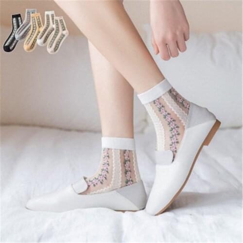 The Glass Silk Day ties the Flower Net Red Sox Korean edition light thin breathes Ms. Kass short socks HY005