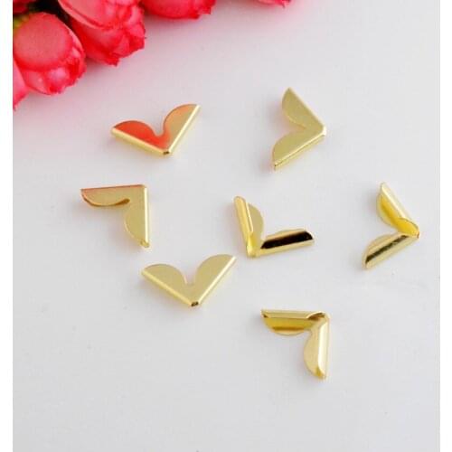 Free Shipping 100 Golden Book Scrapbooking Albums Menus Folders Corner Protectors 16x23mm J3130