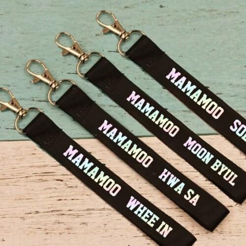 Hot KPOP MAMAMOO Key Chain MAMAMOO Members Name Tag Key Ring Fans Support Jewelry for Men Women Keychain Accessories