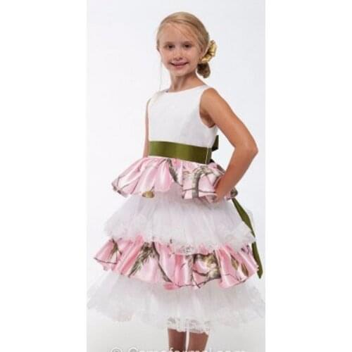 O-Neck Formal Pink Camo Flower Girls Dresses Short Tiered Lace Tiered Kids Formal Wedding Party Gowns Sleeveless 2019 Camouflage