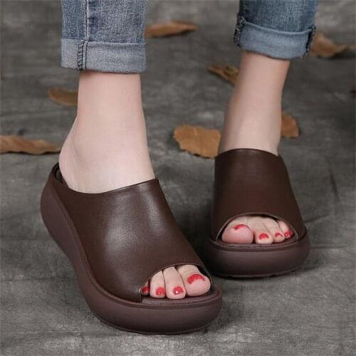 2021 New Womens Summer Lightweight Slippers Round Toe High Heel Open Toe Platform Sandals Female Beach Black Brown Slides