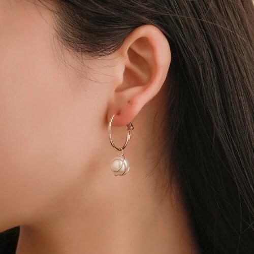 Simple Retro Hollow Golden Alloy Metal Threaded White Simulated Pearls Dangle Earrings & Drop Earrings for Women
