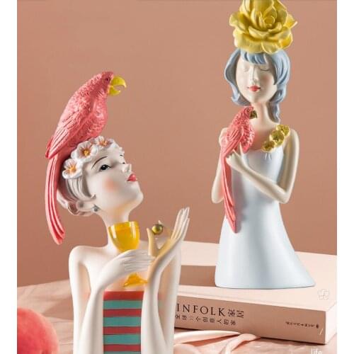 Modern Parrot Girl Character Resin Ornaments Art Coffee Table Desktop Figurines Crafts Home Livingroom Desk Sculpture Decoartion
