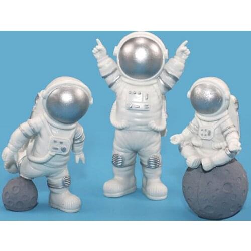 1 Pack 3 Piece Astronaut Solar Space Theme Cake Decoration Toy Gift For Kids Children Birthday Party DIY Baking Accessory