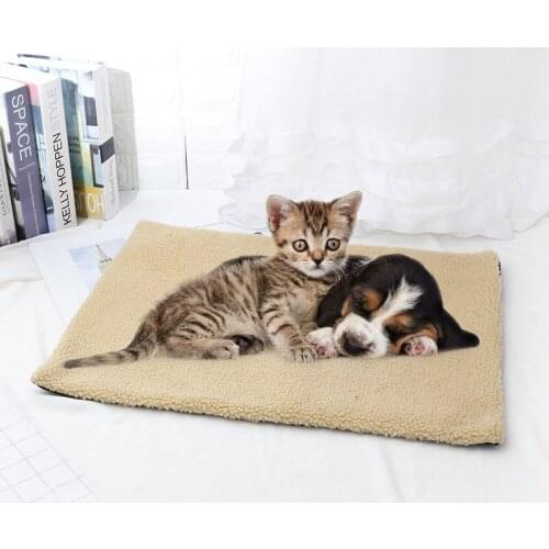 Pet Warm Lambskin Pet Litter Mat Have Self-heating and Non-slip Function Suitable for Cats and Dogs Sleeping and Keeping Warm