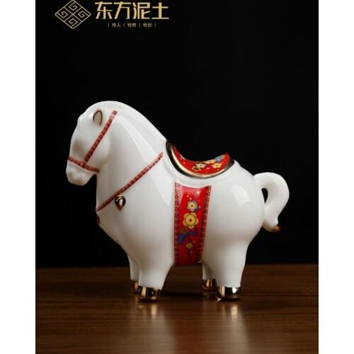 Ceramic Horse Ornament Crafts Horse Office Desk Surface Panel Tangma Decorative Jewelry Small Exquisite Red