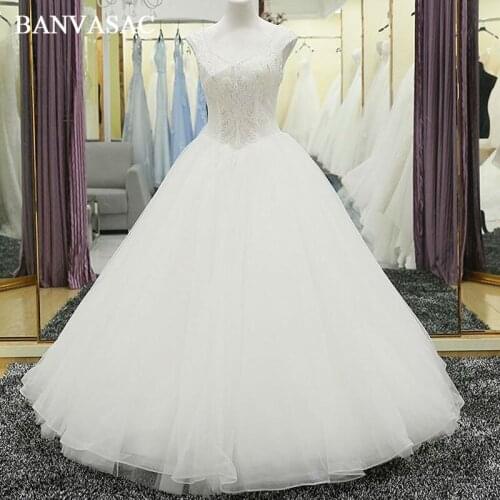 BANVASAC 2017 New Elegant Embroidery O Neck Wedding Dresses Sleeveless Satin Crystals Tank Lace Bridal Ball Gowns